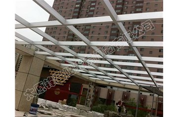 太原鋼結構陽光房的搭建步驟有哪些？鋒登陽光房門窗